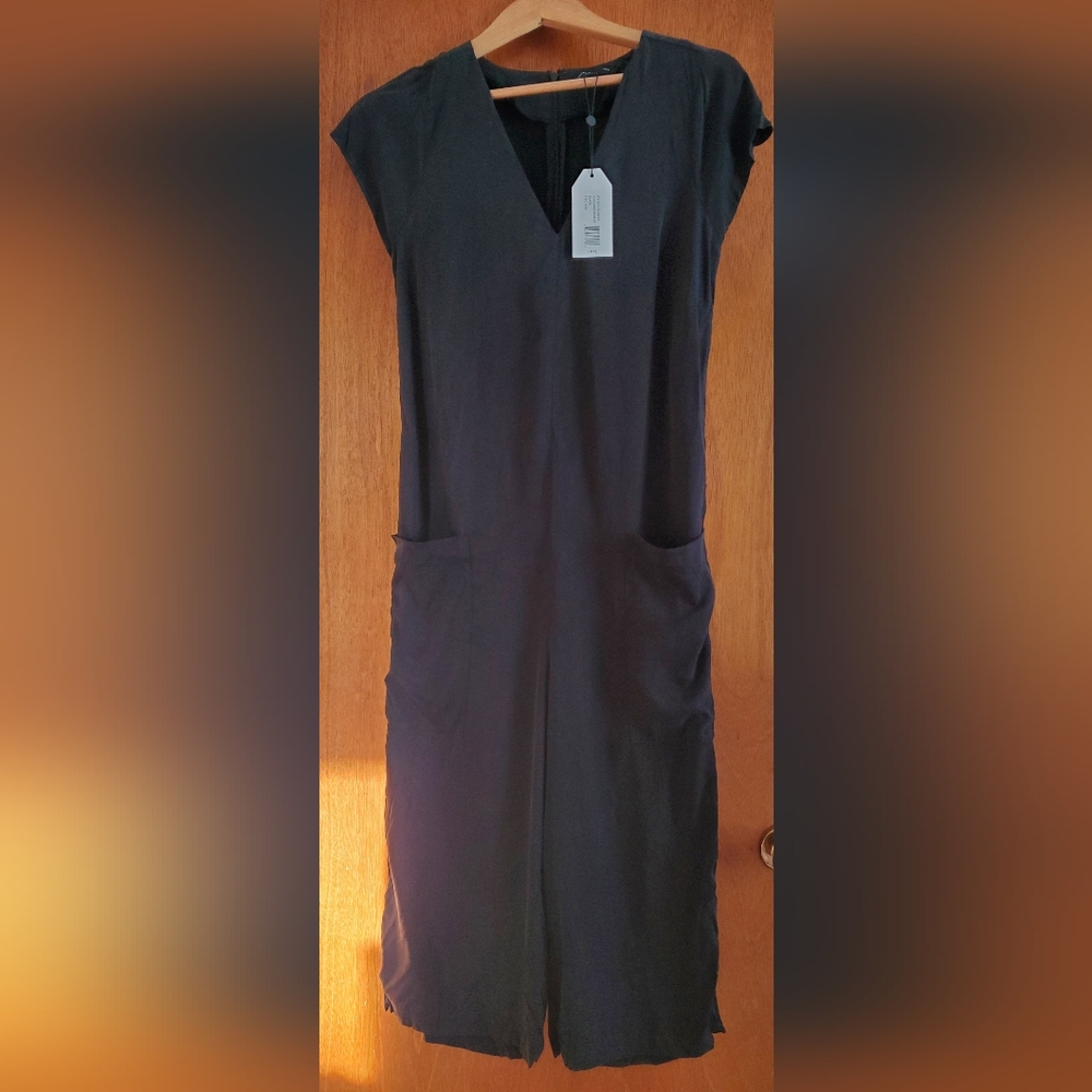 NWT-Universal Standard Lightweight Soft Cropped Jumpsuit Size XS